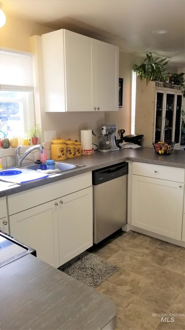 1024 Nectarine St, Nampa, ID 83686 - photo 2