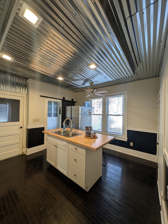 1128 Saint Vincent Ave, Lasalle, IL 61301 - photo 4