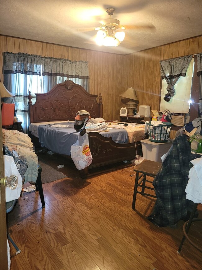 2115 Melbourne St, Houston, TX 77026 - photo 7