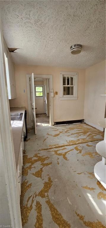 619 Thomas St, Reidsville, NC 27320 - photo 3