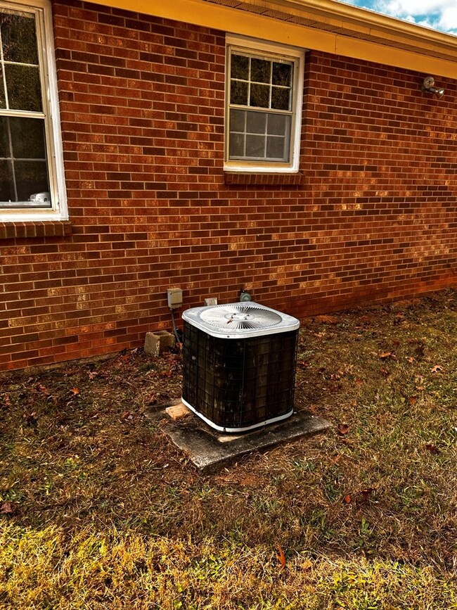 645 Avendale Rd, Callands, VA 24530 - photo 7