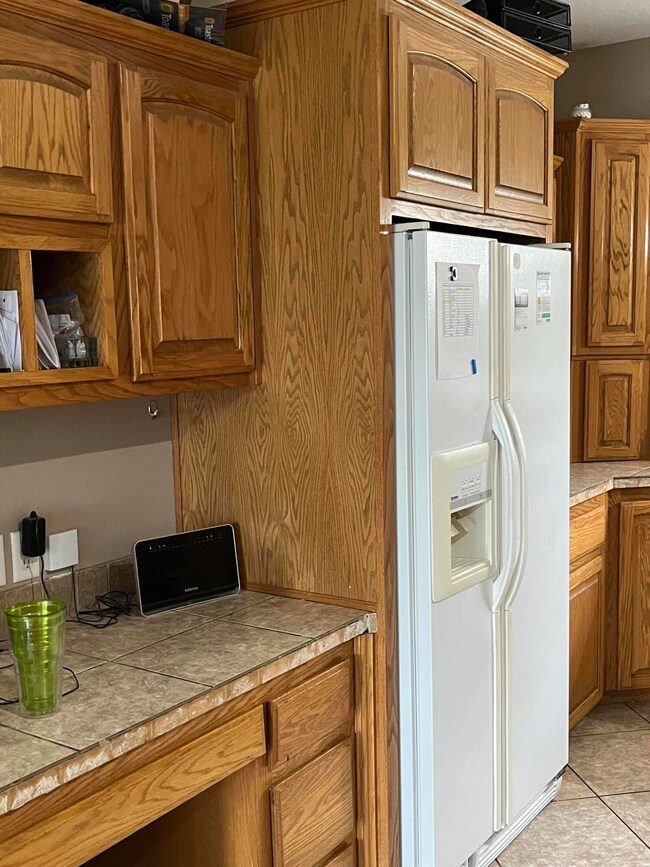 607 Howard Kitchen 2