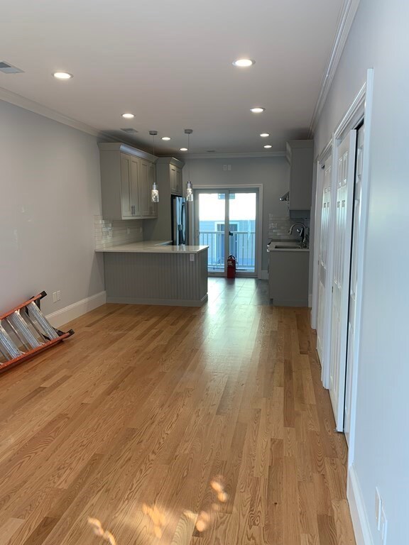 806 E 3rd St unit 1, Boston, MA 02127 - photo 5