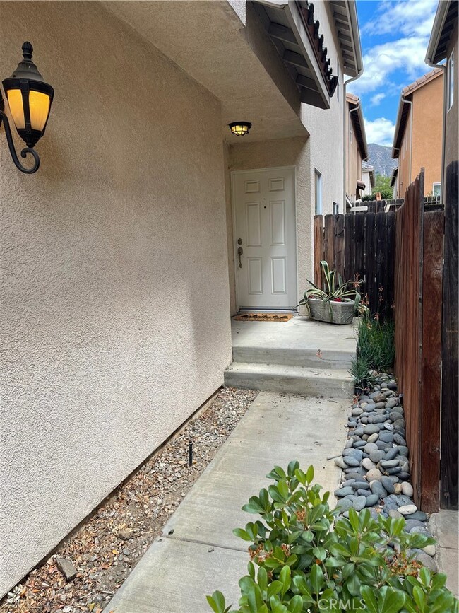 13738 Barbara Ln, Sylmar, CA 91342 - photo 2