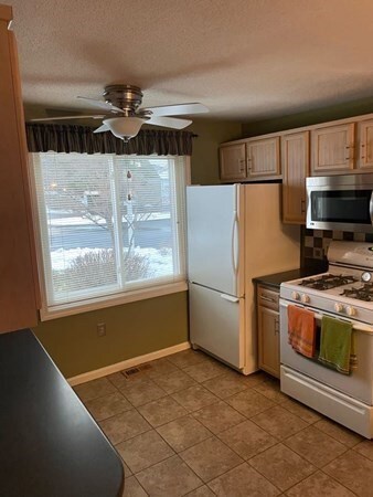 59 Stone Ridge Rd, Franklin, MA 02038 - photo 3