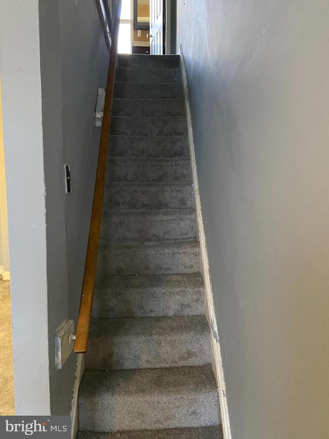 5639 Heiskell St, Philadelphia, PA 19144 - photo 5