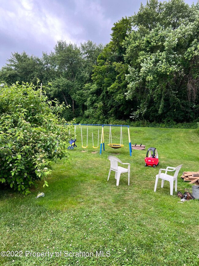 955 Johler Ave, Scranton, PA 18508 - photo 5