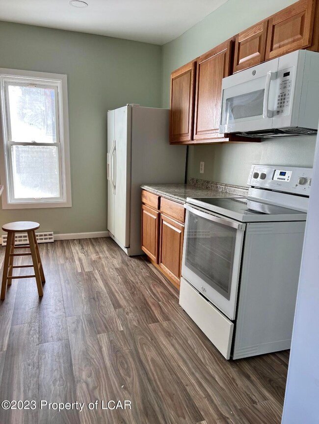 136 Vine St, Pittston, PA 18640 - photo 7