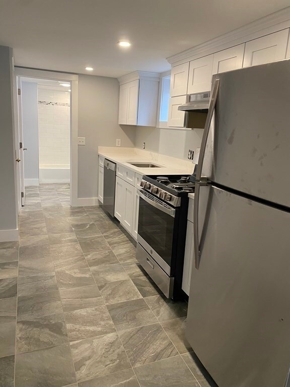 45 N Emerson St unit 3, Wakefield, MA 01880 - photo 2