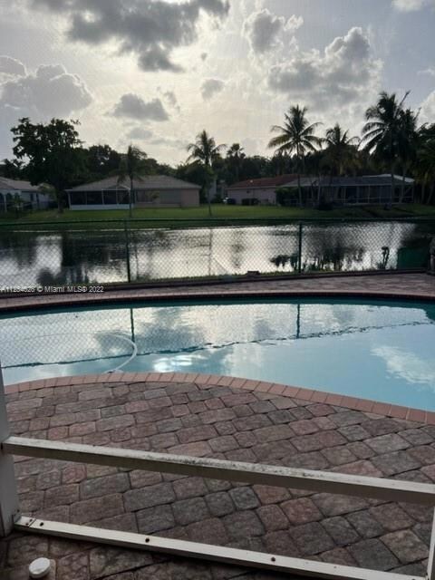 2032 SW 118th Ave, Miramar, FL 33025 - photo 2