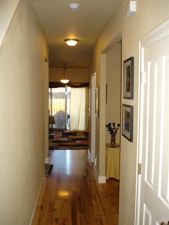 3357 SW Metolius Ave, Redmond, OR 97756 - photo 3