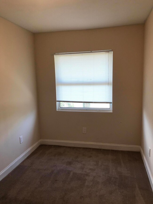 305 Cypress Dr, West Palm Beach, FL 33403 - photo 6