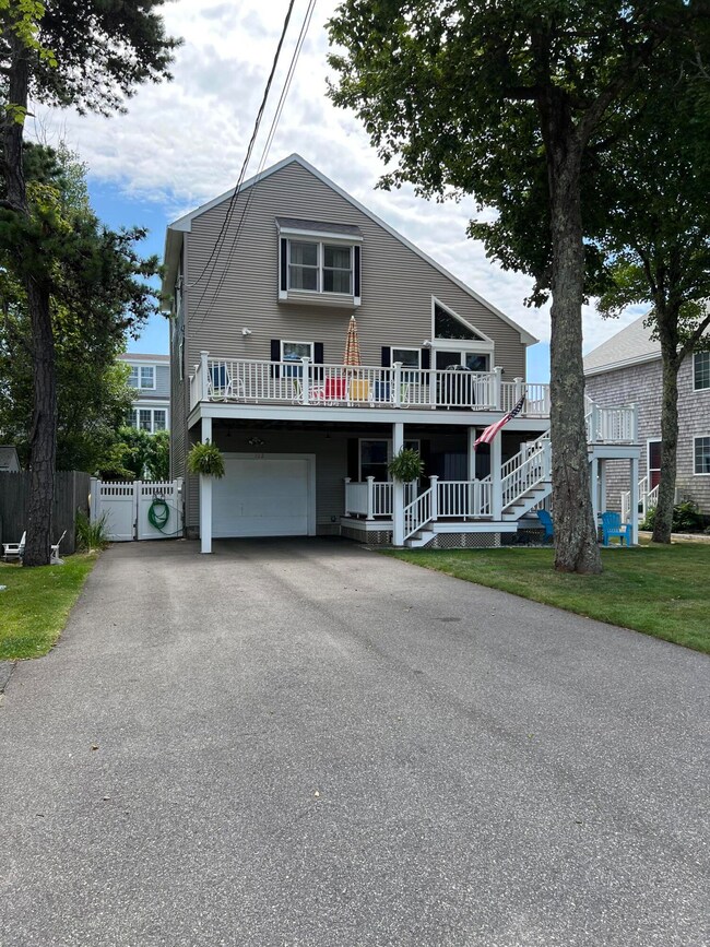 102 S Tibbetts Ave, Wells, ME 04090 - photo 2