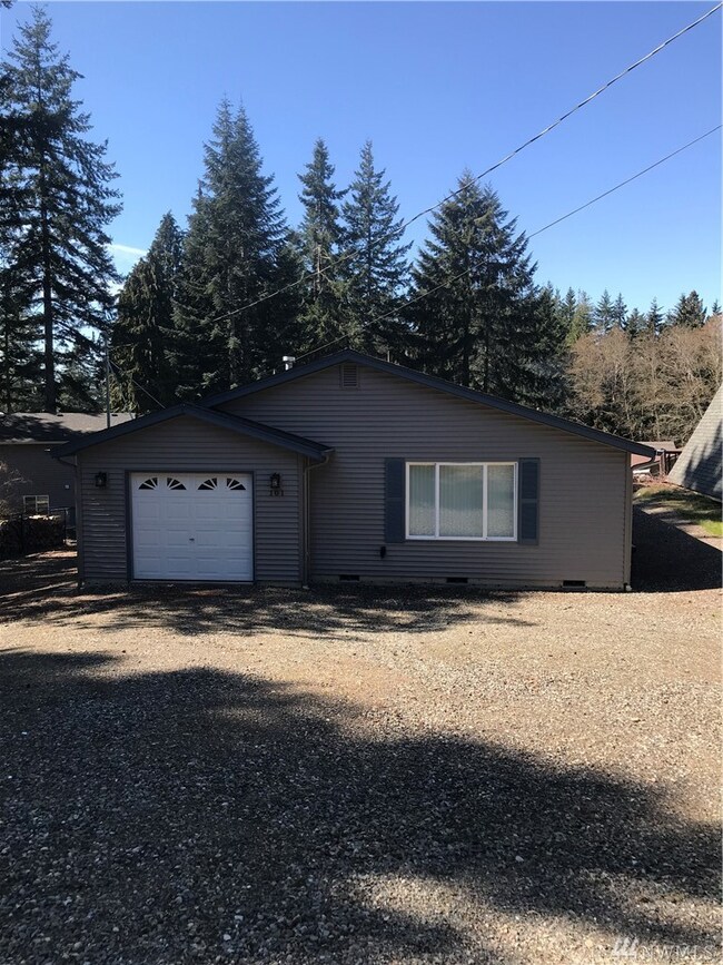 101 E Lakeview Dr, Grapeview, WA 98546 - photo 2