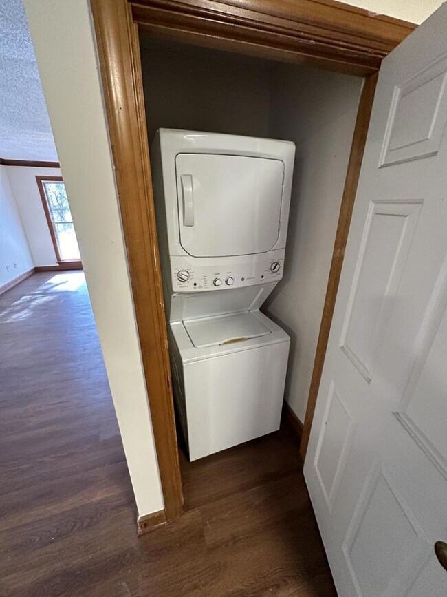 3521 Ivy Commons Dr unit 302, Raleigh, NC 27606 - photo 5