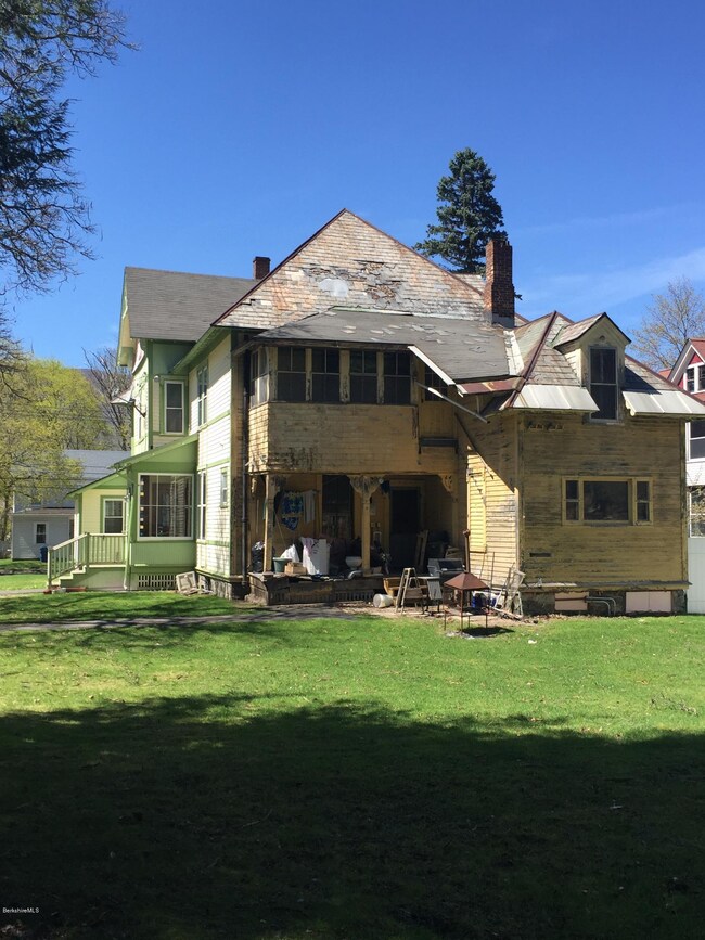 Exterior - Rear