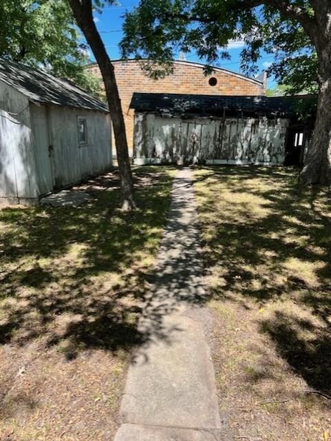 2519 Broadway Ave, Parsons, KS 67357 - photo 2