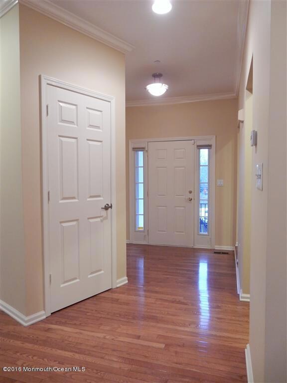Foyer (Medium)