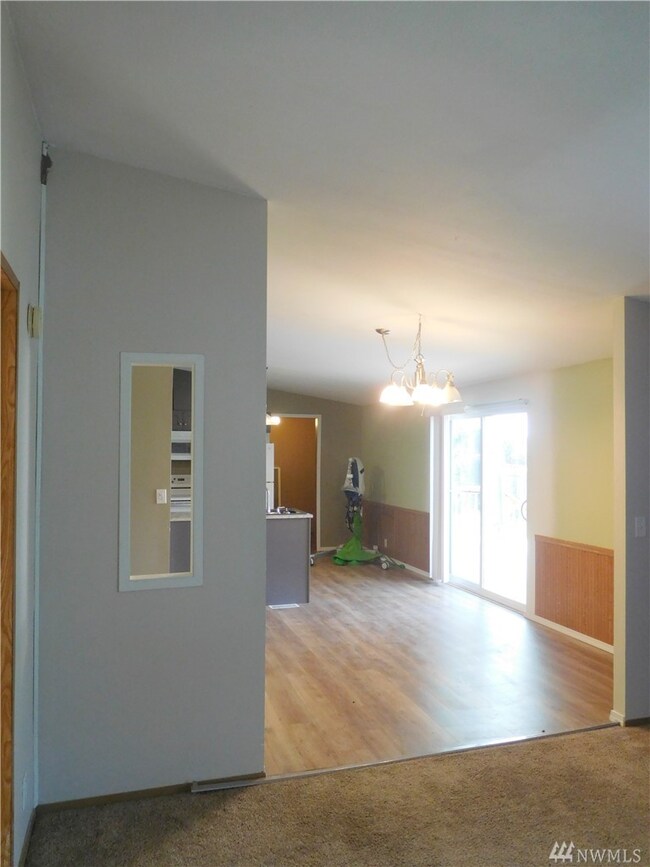 22127 Cedarview Dr E, Bonney Lake, WA 98391 - photo 6