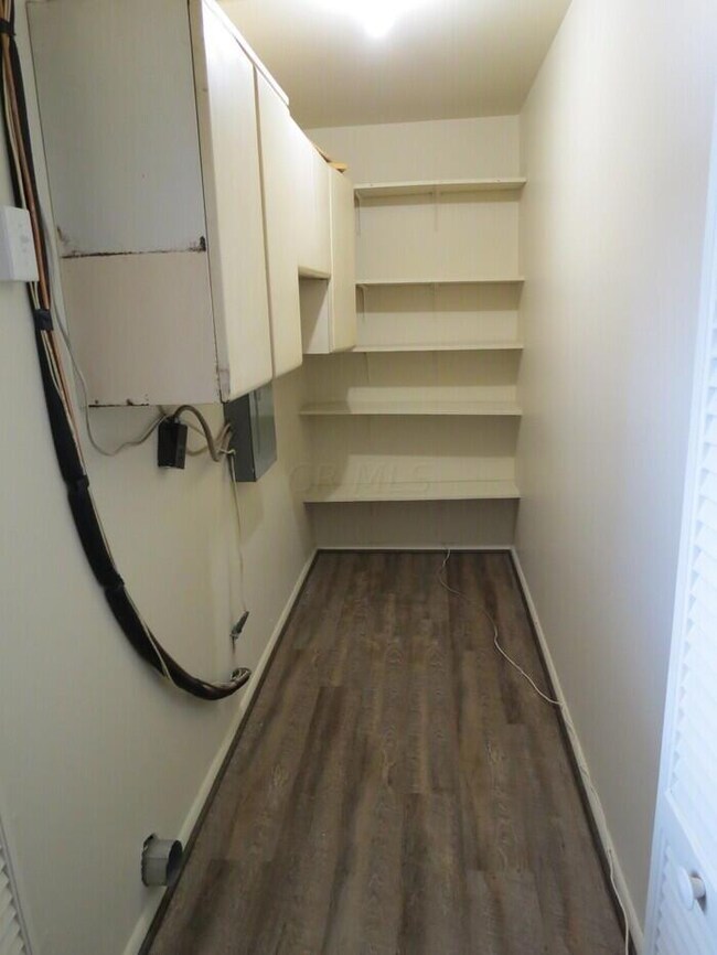 1770 Eastbrook Dr S, Columbus, OH 43223 - photo 6