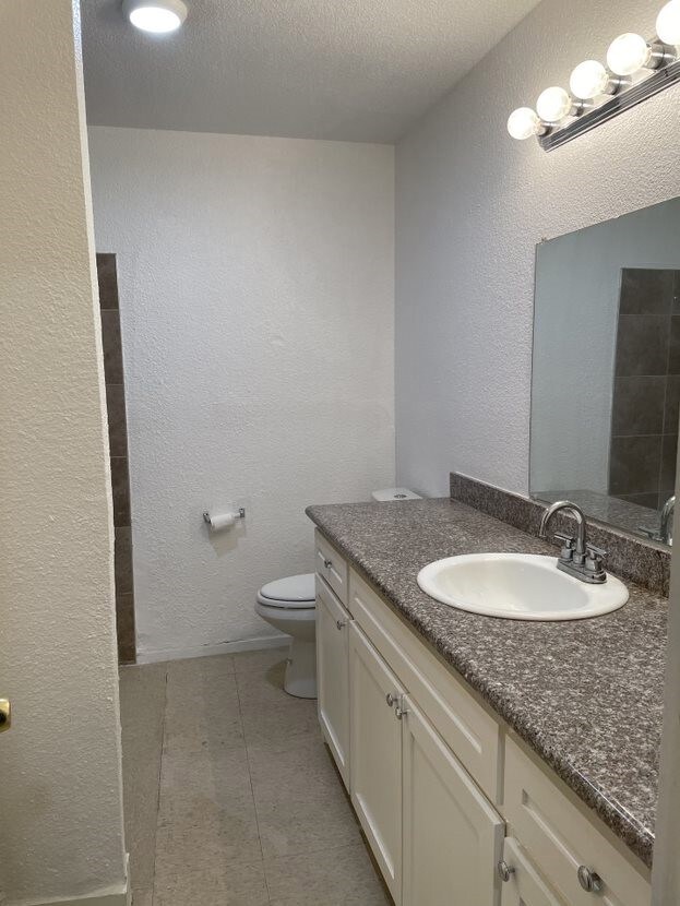 724 Willow St unit 2, Waller, TX 77484 - photo 6