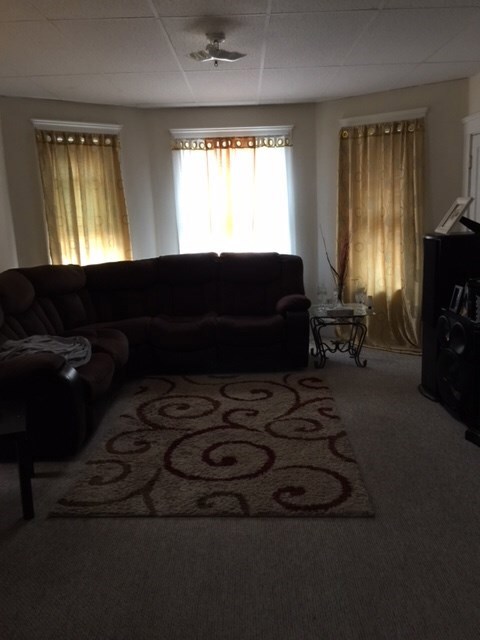 59 Roberts St, Woonsocket, RI 02895 - photo 3