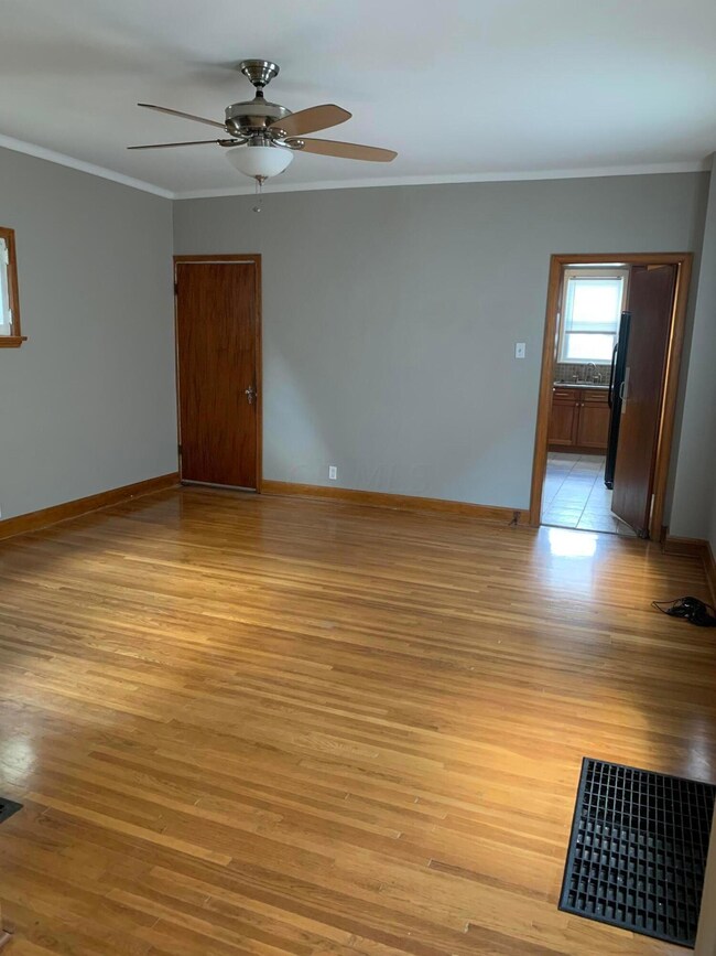 228 E Mithoff St, Columbus, OH 43206 - photo 6