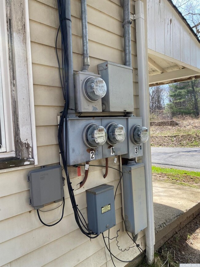(4) Electric Meters - (3 for tenants) (1 for Landl