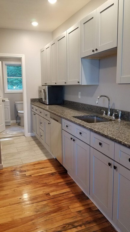 42 Windsor St, Worcester, MA 01605 - photo 3