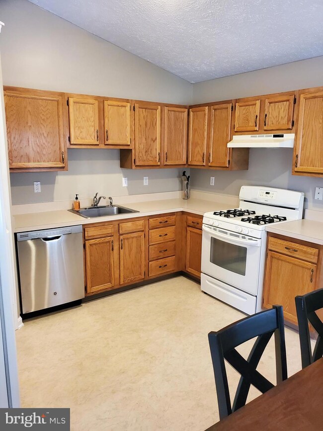 922 Lauren Way, Curtis Bay, MD 21226 - photo 6