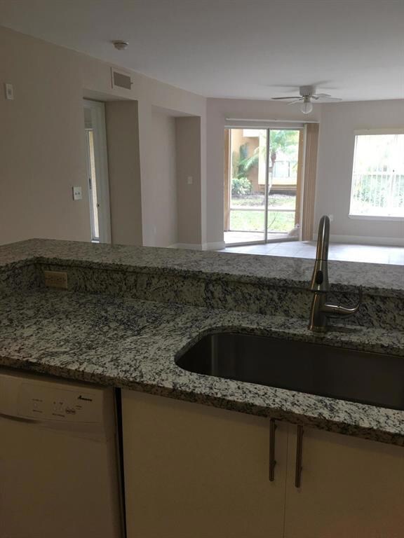 4783 Via Palm Lakes unit 102, West Palm Beach, FL 33417 - photo 6