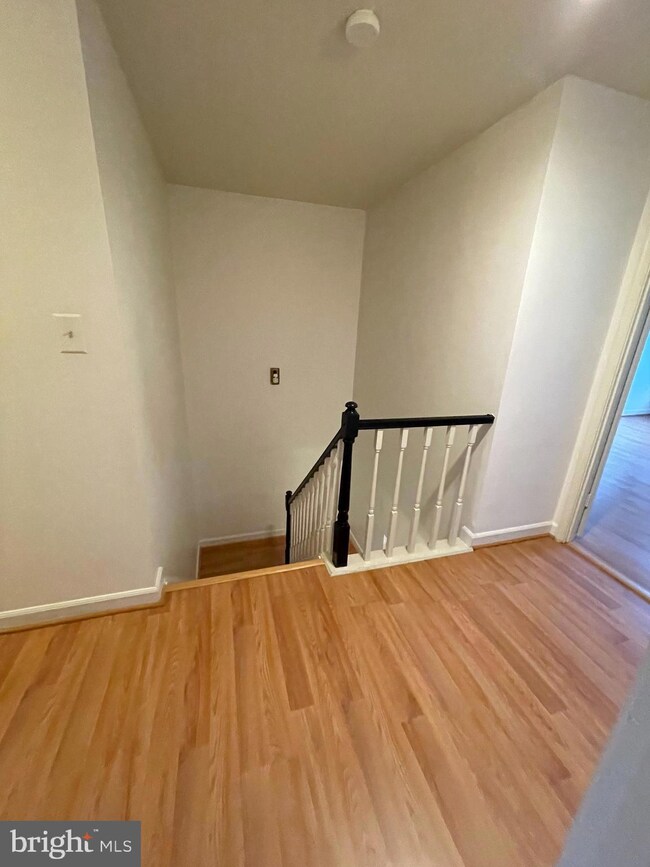 11309 Empire Ln, Rockville, MD 20852 - photo 4