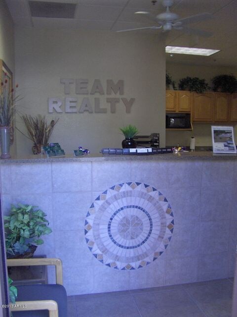 Large reception area w/granite counter.