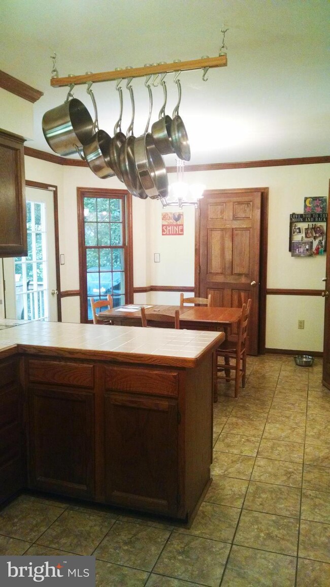 10705 Whiperwhill Ct, Spotsylvania, VA 22553 - photo 7