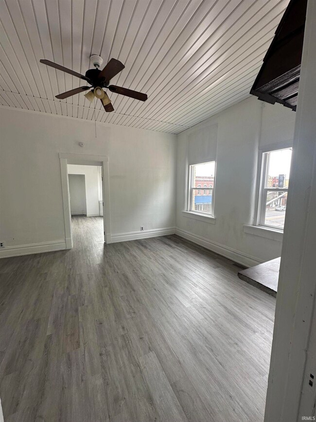 104 W Michigan St unit 3, Lagrange, IN 46761 - photo 3