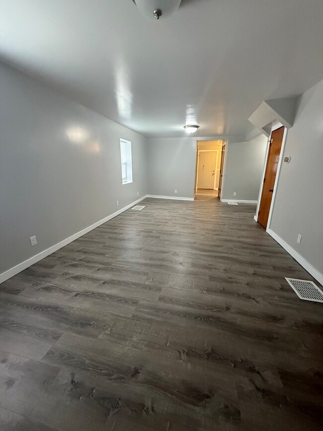 729 Vine St, Lockport, IL 60441 - photo 5