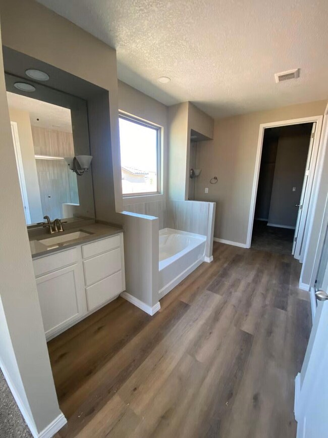 1616 Valle de Colores Rd NW, Los Lunas, NM 87031 - photo 7