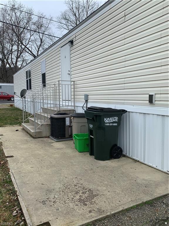 825 S 2nd St, Coshocton, OH 43812 - photo 2