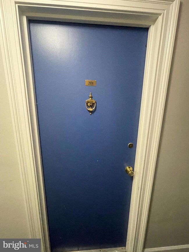 4343 Cherry Hill Rd unit 201, Arlington, VA 22207 - photo 2