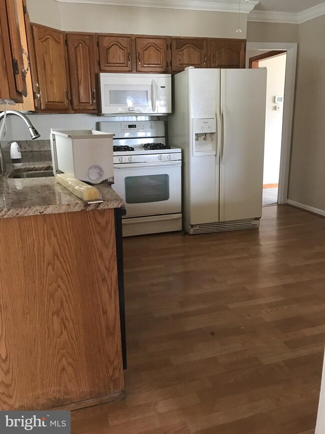 271 Meadow Rd, Pasadena, MD 21122 - photo 6