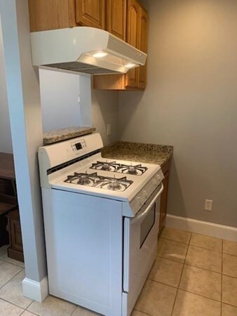 7 Crescent Hill unit 1, Wakefield, MA 01880 - photo 2