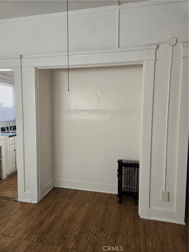 551 W 10th St unit 9, Long Beach, CA 90813 - photo 2