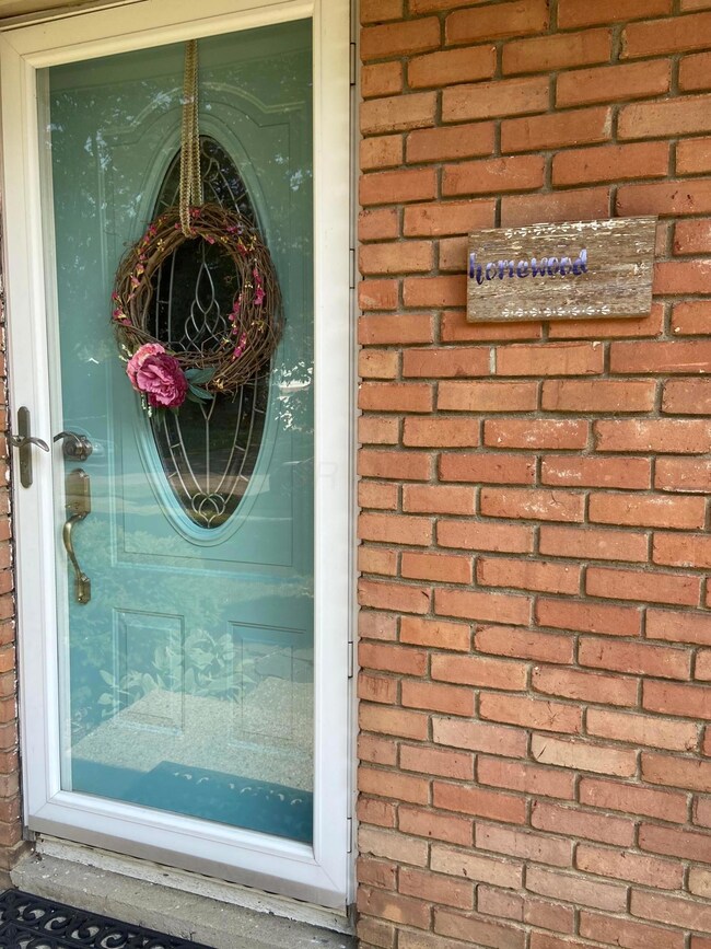 1312 Gumwood Dr, Columbus, OH 43229 - photo 4