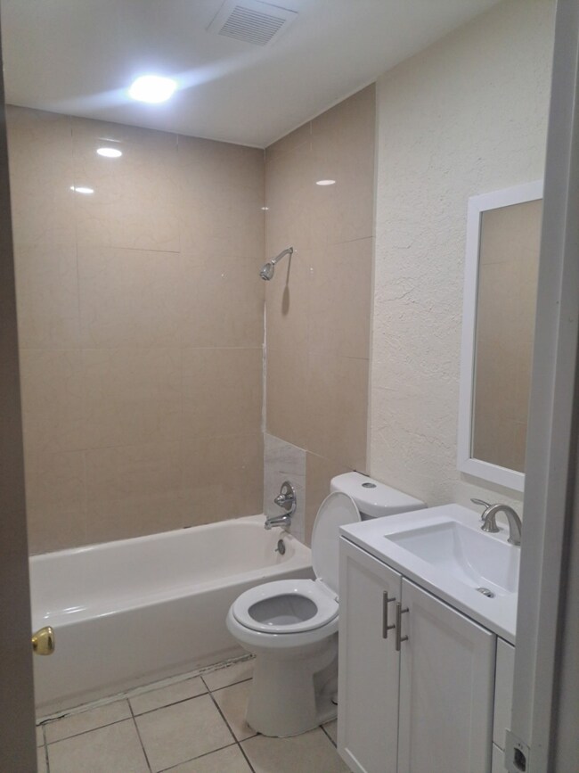 3357 Frick Rd unit 13, Houston, TX 77086 - photo 6