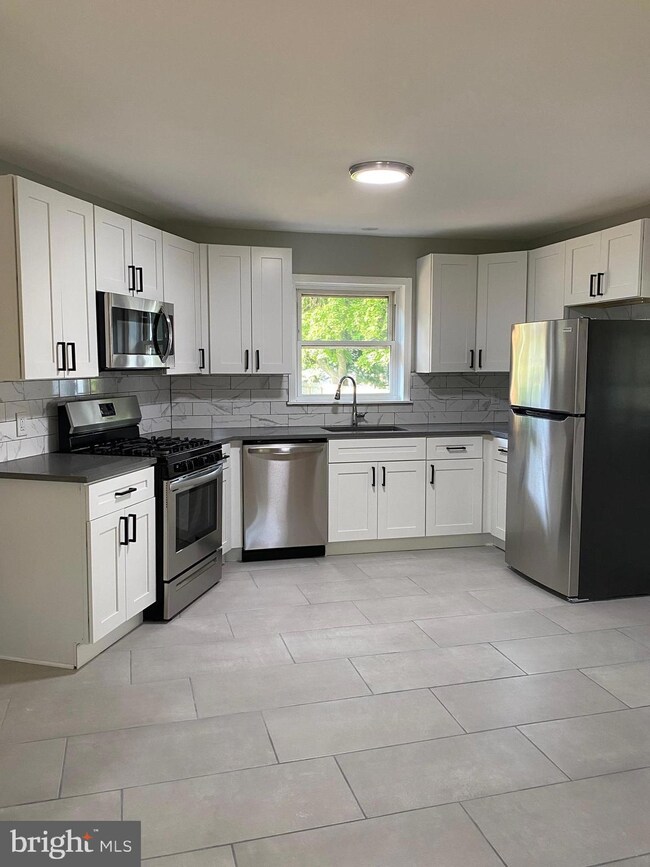 213 Deptford Rd, Glassboro, NJ 08028 - photo 3