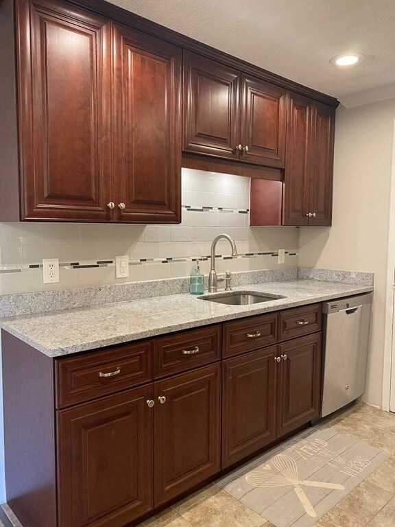 11 Silver Hill Ln unit 9, Natick, MA 01760 - photo 2