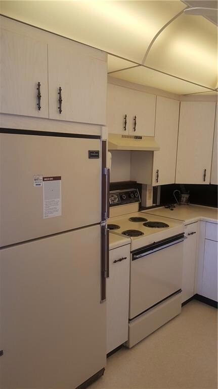 4082 Yarmouth E unit E, Boca Raton, FL 33434 - photo 4