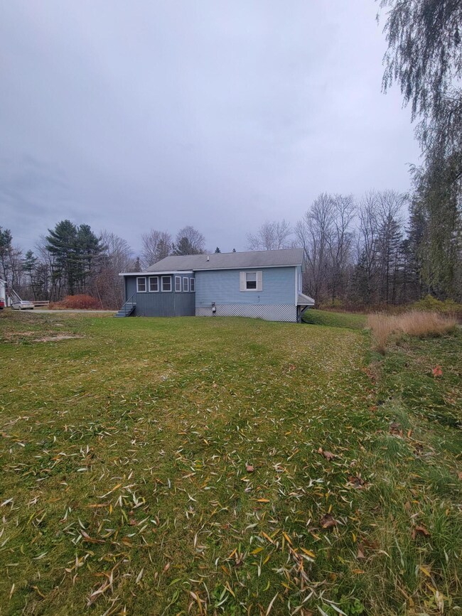 7 Jackson St, Dexter, ME 04930 - photo 5