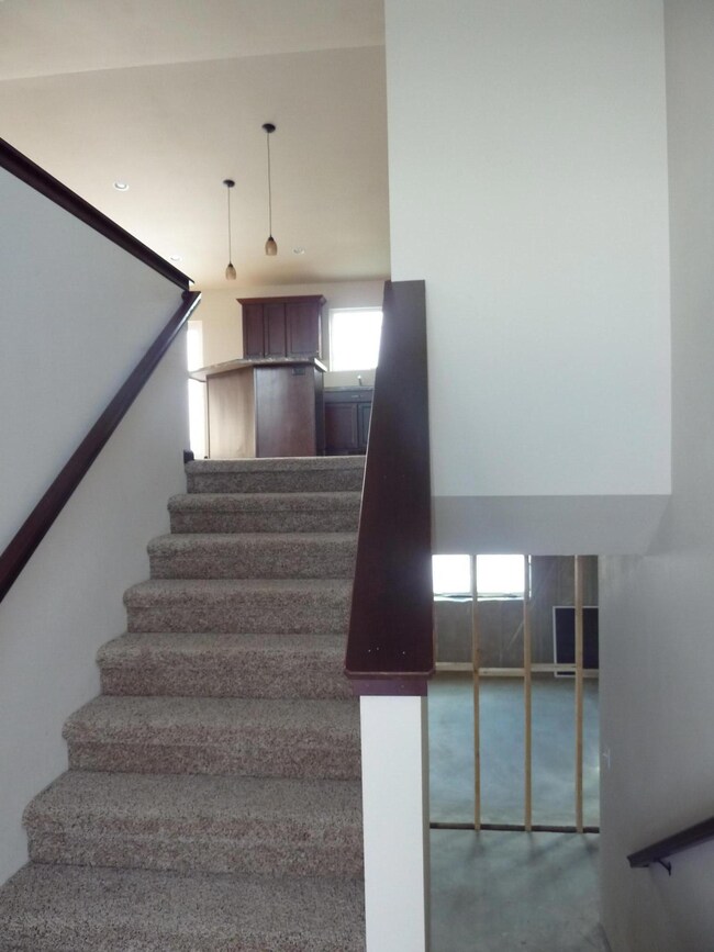 2602 5th St NE, Jamestown, ND 58401 - photo 4