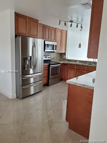 1774 SW 109th Terrace unit 302, Davie, FL 33324 - photo 4